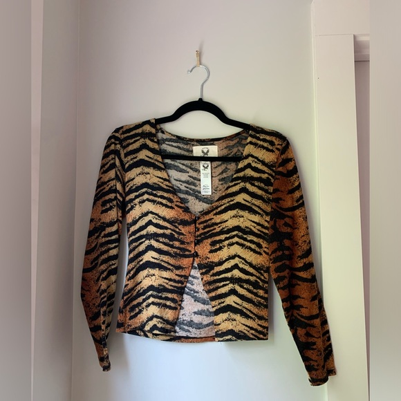 Sacred Hawk Knitted Button Front Top - Picture 2 of 6